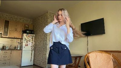 EmikoVlcek live cam on Cam4