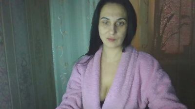 Emilia55 live cam on Cam4