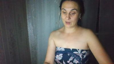 Emilia55 live cam on Cam4