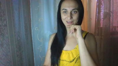 Emilia55 live cam on Cam4