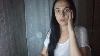 Emilia55 live cam on Cam4
