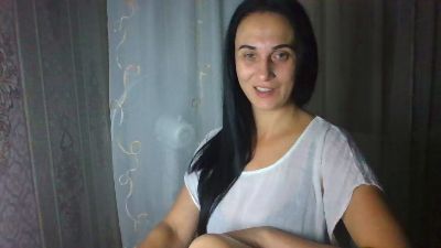 Emilia55 live cam on Cam4