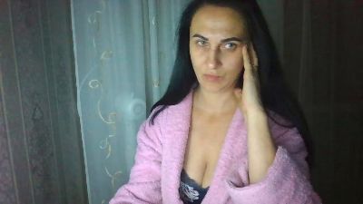 Emilia55 live cam on Cam4