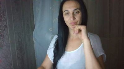 Emilia55 live cam on Cam4