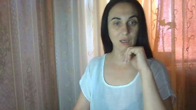 Emilia55 live cam on Cam4