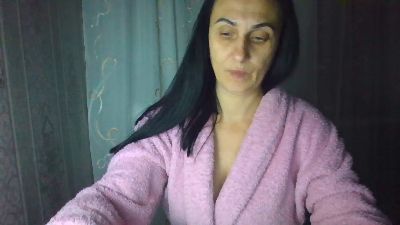 Emilia55 live cam on Cam4