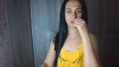 Emilia55 live cam on Cam4