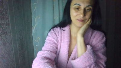 Emilia55 live cam on Cam4