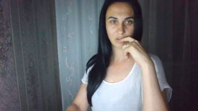 Emilia55 live cam on Cam4