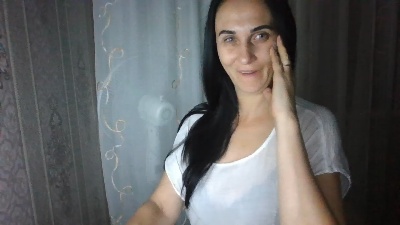 Emilia55 live cam on Cam4
