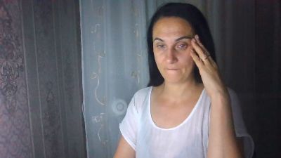 Emilia55 live cam on Cam4
