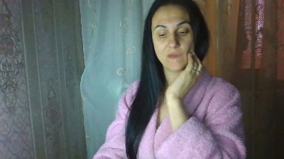 Emilia55 live cam on Cam4