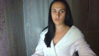 Emilia55 live cam on Cam4