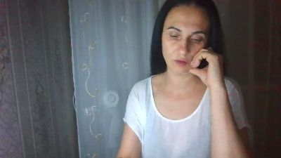 Emilia55 live cam on Cam4