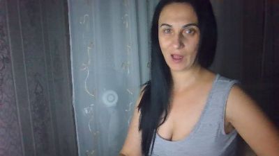 Emilia55 live cam on Cam4
