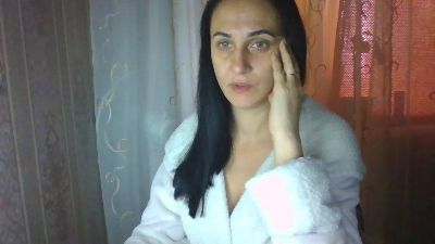 Emilia55 live cam on Cam4