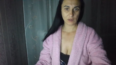 Emilia55 live cam on Cam4