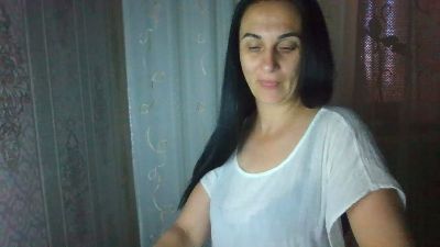 Emilia55 live cam on Cam4
