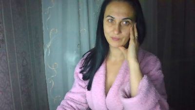 Emilia55 live cam on Cam4