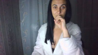 Emilia55 live cam on Cam4