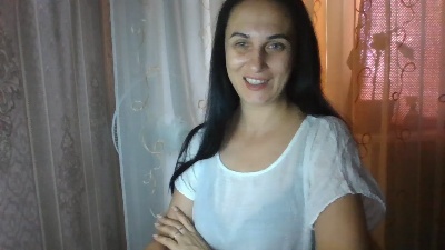 Emilia55 live cam on Cam4