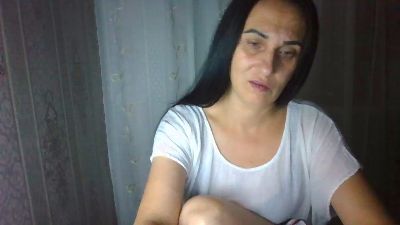 Emilia55 live cam on Cam4