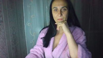 Emilia55 live cam on Cam4