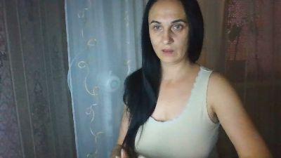 Emilia55 live cam on Cam4