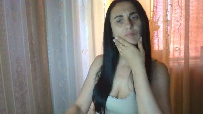 Emilia55 live cam on Cam4