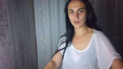 Emilia55 live cam on Cam4