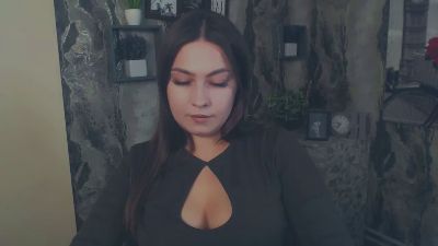 EmiliaEm77 live cam on Cam4