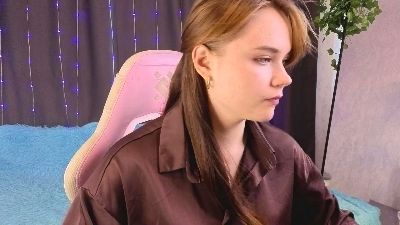 EmilieMollo live cam on Cam4