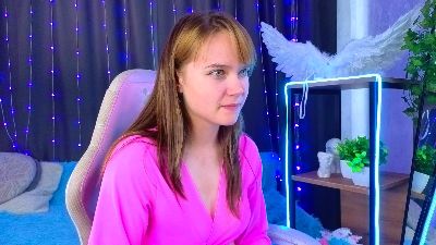 EmilieMollo live cam on Cam4