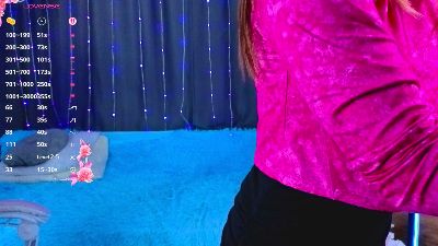 EmilieMollo live cam on Cam4