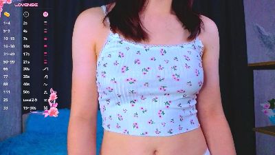 EmilieMollo live cam on Cam4