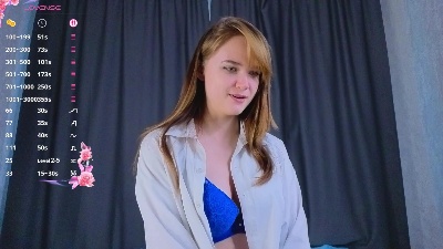 EmilieMollo live cam on Cam4