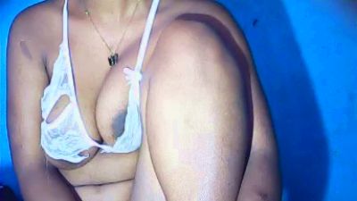 Emillie60 live cam on Cam4