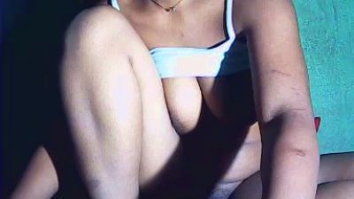 Emillie60 live cam on Cam4