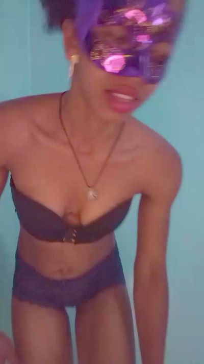 EmillieG live cam on Cam4