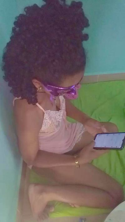 EmillieG live cam on Cam4