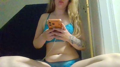 Emily6964 live cam on Cam4