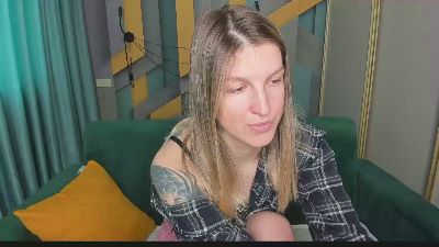 EmilyWalkeri Live Cam on Cam4