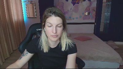 EmilyWalkeri live cam on Cam4
