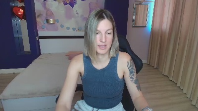 EmilyWalkeri live cam on Cam4