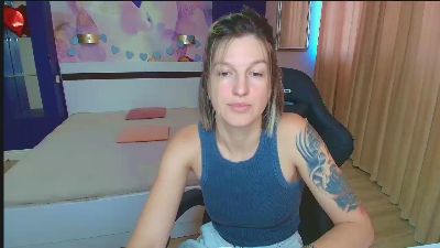 EmilyWalkeri live cam on Cam4