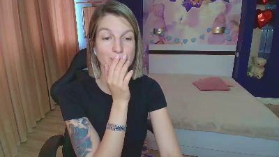 EmilyWalkeri live cam on Cam4