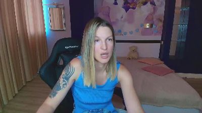 EmilyWalkeri live cam on Cam4