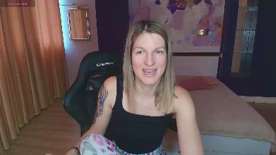 EmilyWalkeri live cam on Cam4