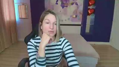 EmilyWalkeri live cam on Cam4