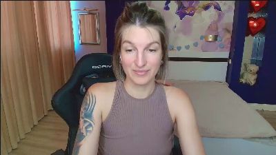 EmilyWalkeri live cam on Cam4